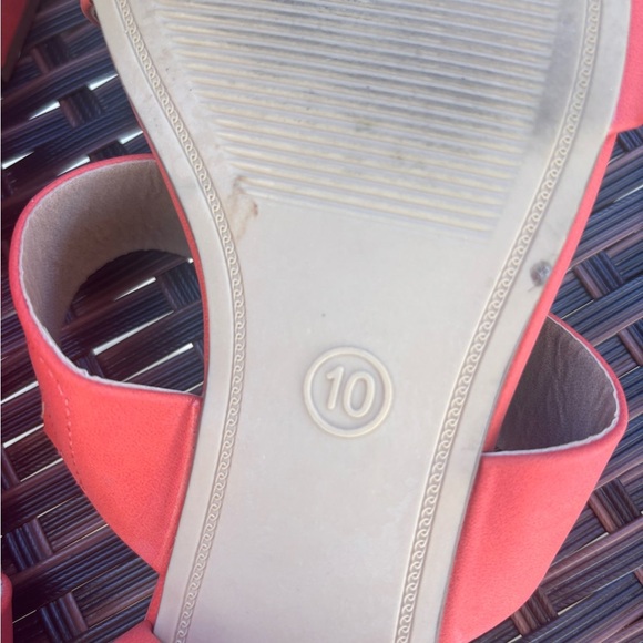 Chic Coral Women's Sandals - Picture 6 of 8